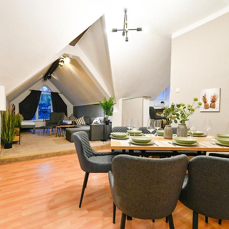 Grosses Spree Apartment, 3 Schlafzimmer Bis 10 Personen, 4X Kfz Parkplatz, Terrasse, Waschtrockner, Wlan, Netflix Cottbus Exterior foto