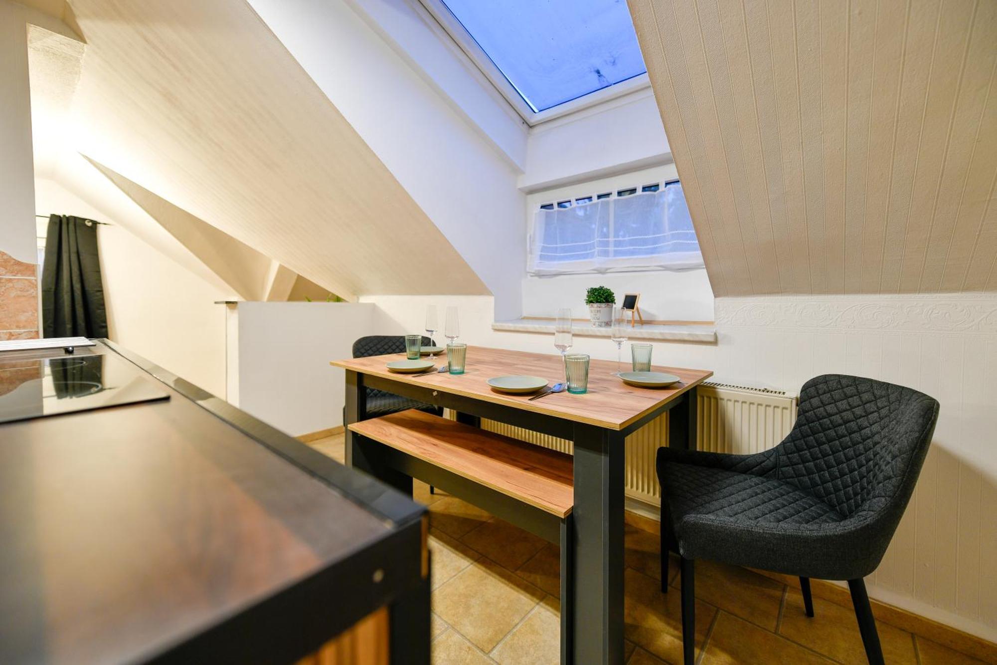 Grosses Spree Apartment, 3 Schlafzimmer Bis 10 Personen, 4X Kfz Parkplatz, Terrasse, Waschtrockner, Wlan, Netflix Cottbus Exterior foto
